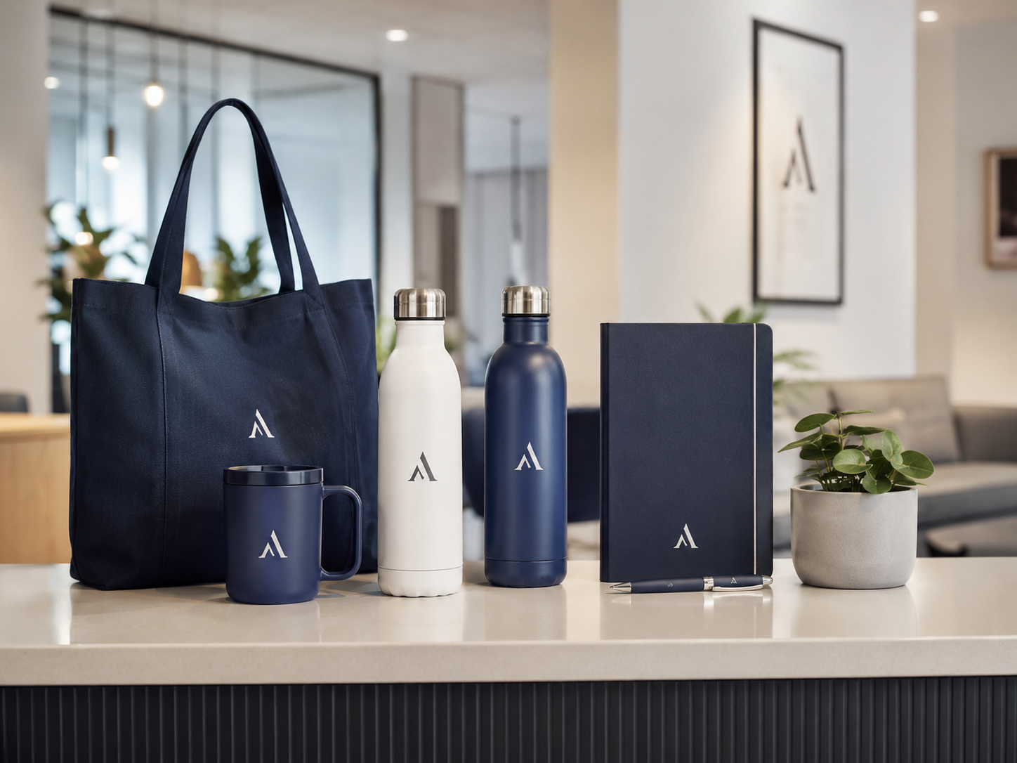 Modernes Marken-Merchandise im Büro- und Showroom-Setting