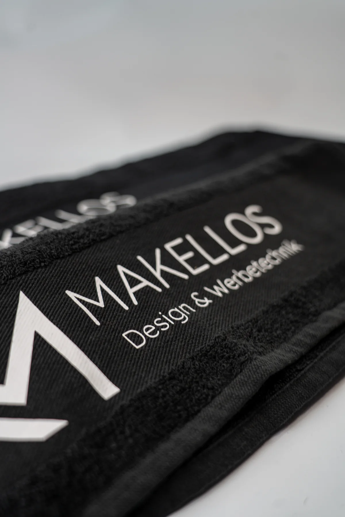 Makellos Textiletiketten als Detail einer hochwertigen Veredelung